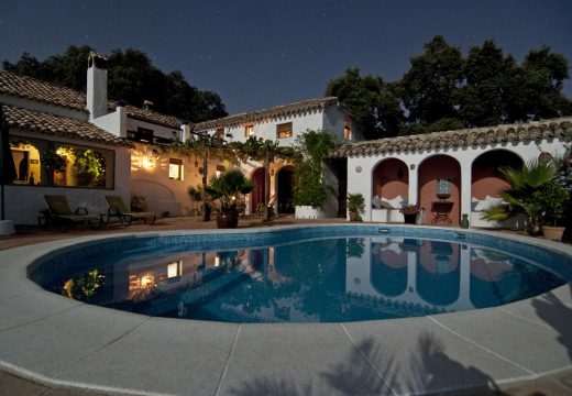 Piscine coque ou béton : que choisir ?